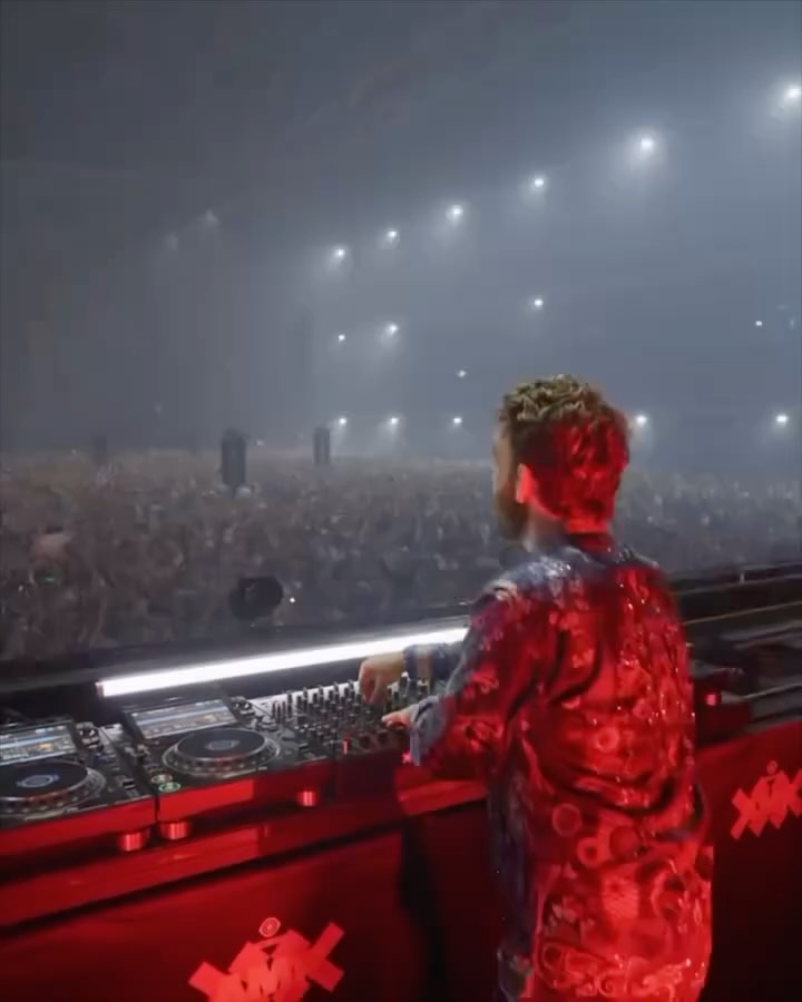 London ❤️ I am beyond hyped to be back, taking over the Roundhouse on March 6th 🕺✨ Tickets on sale now.