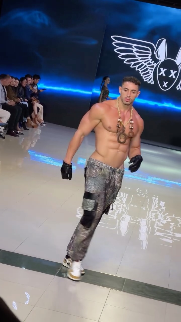 How you gonna excel feeling sorry for yourself.💯🤘🏼-