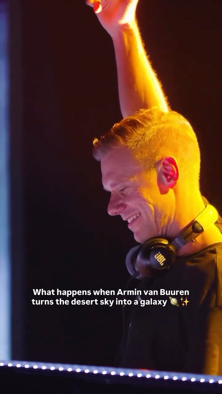 A symphony of lights, 800 drones, and one unforgettable set in the sand ✨🏜️ brought out everything at his Ras Al Khaima