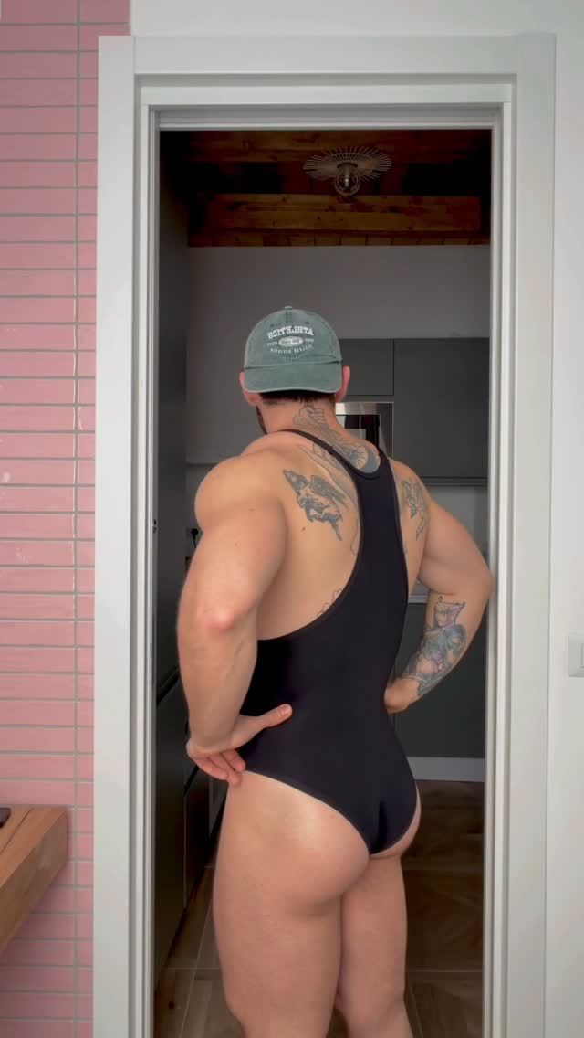 Should just I ask for more bodysuits? 😏😝