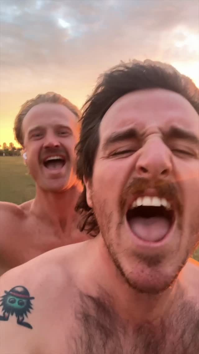 It’s hump day and I’ve hit 200k FOLLOWERS!!!! 🥳 🙌 🍾 Couldn’t be more greatful to all yall for coming along for the ri