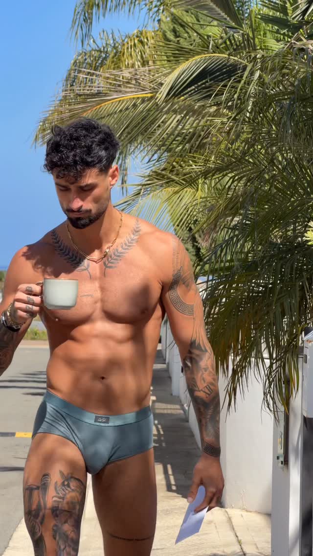 👀
