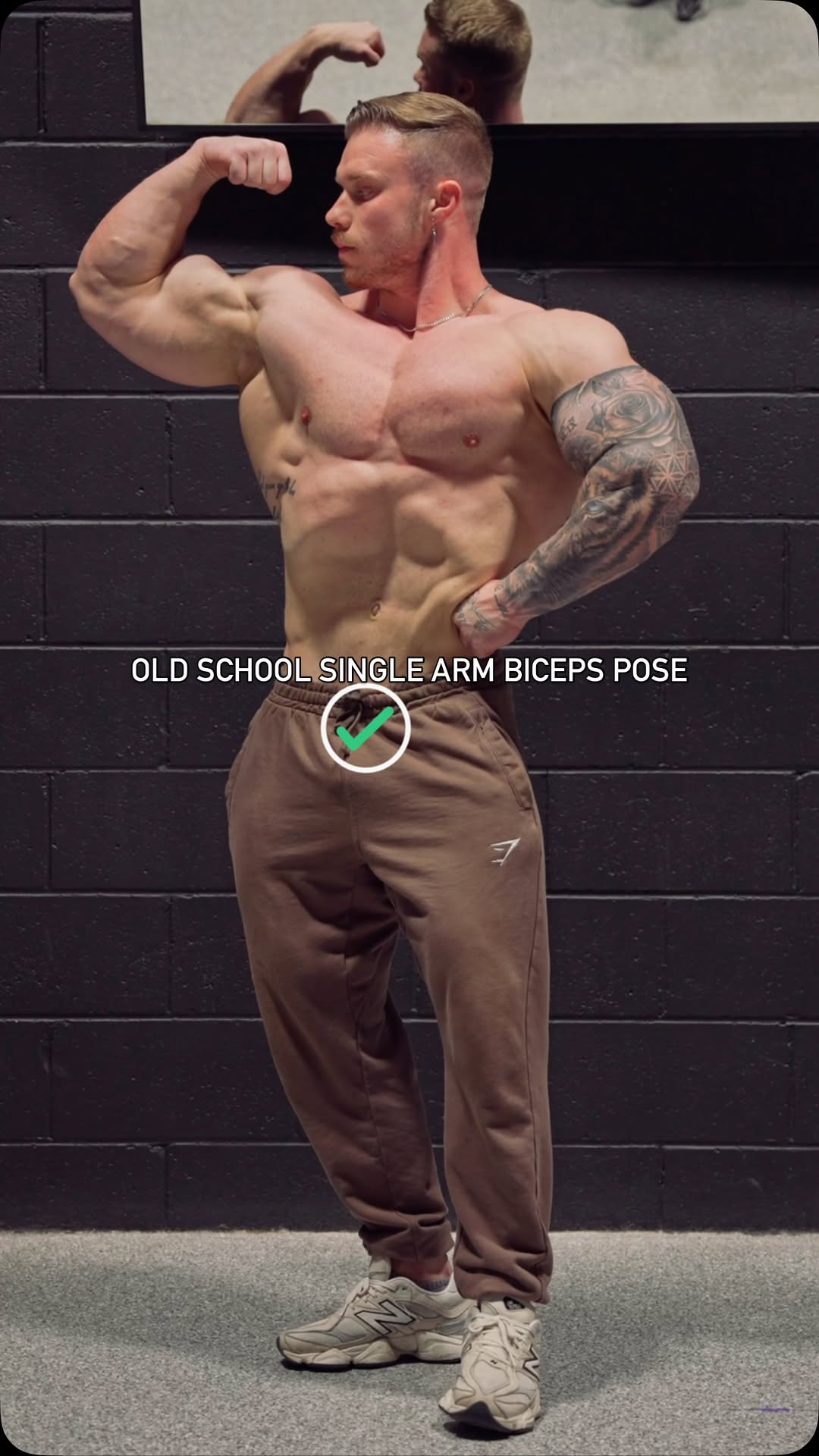 How to hit the Old School Single Arm Biceps Pose💪🏼