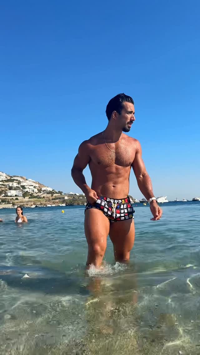 Who else is in need of a vacation? 😎👀