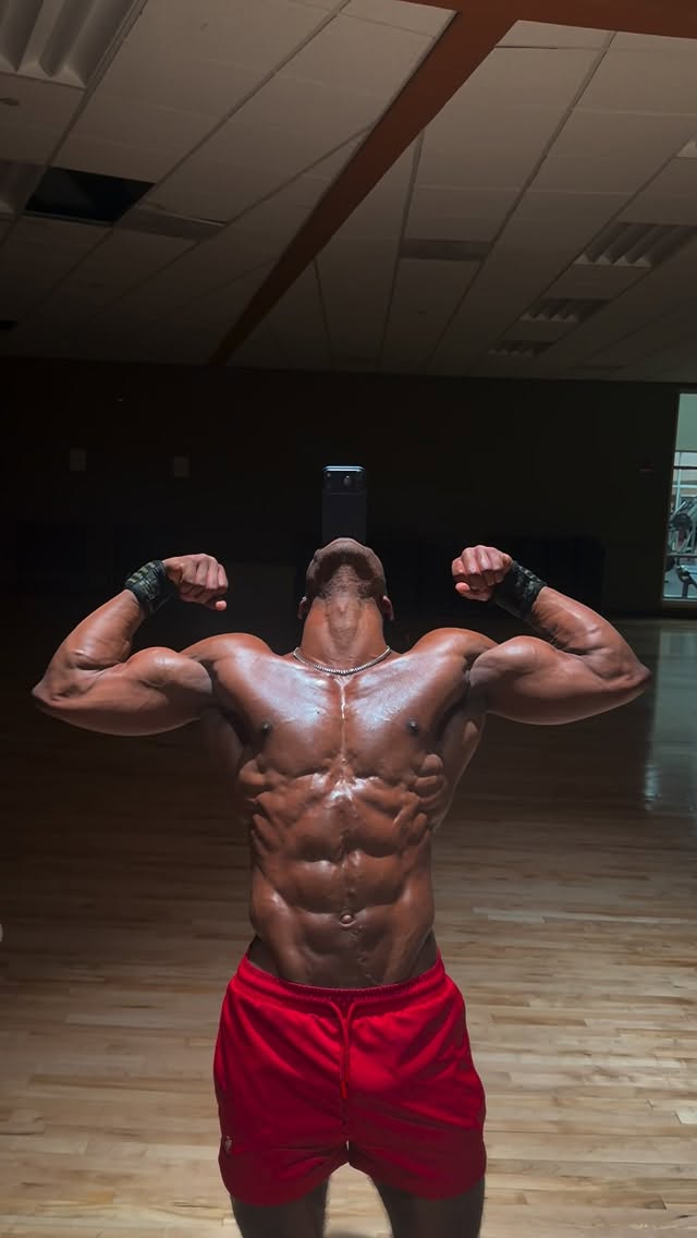 Tripod got boring 🧍🏾‍♂️