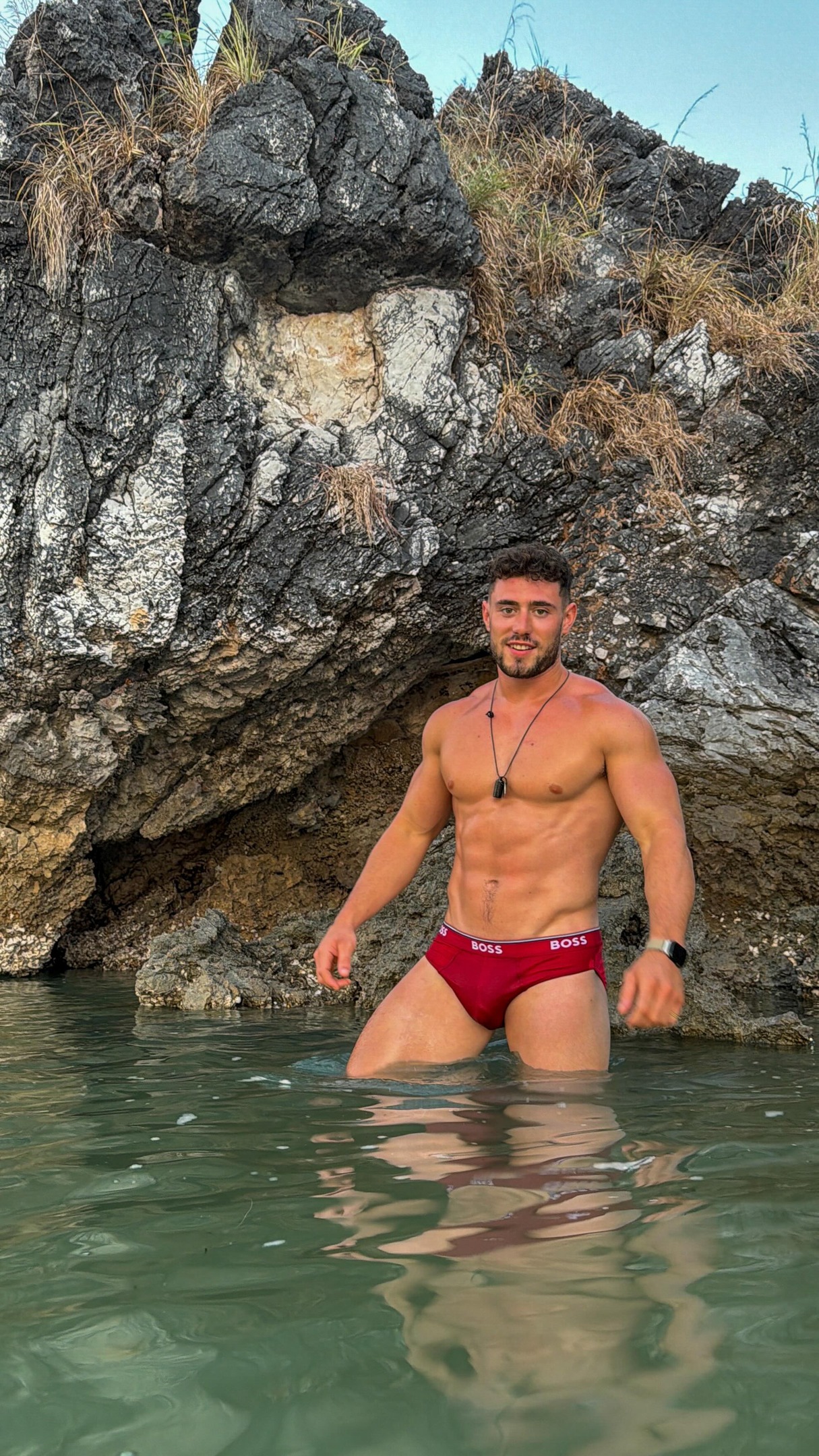 Welcome to the beach 🤔🌴😏