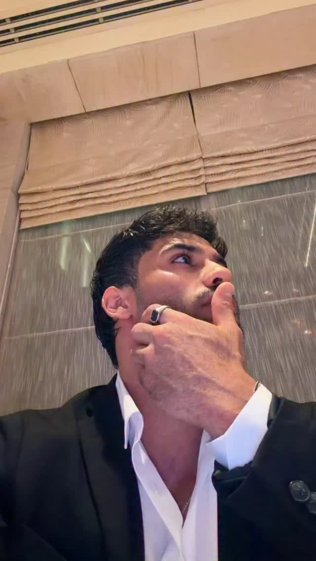 🕴️🌹