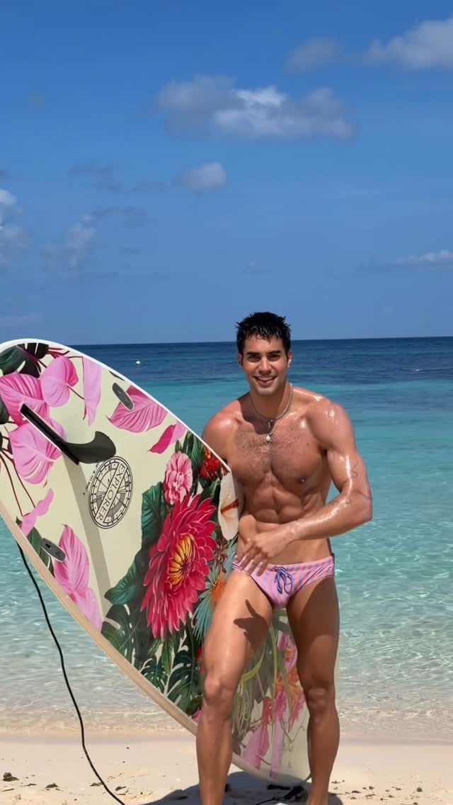 🧑🏾‍🦲🧑🏼‍🦲In Germany people pay to get darker. In the Philippines people pay to get lighter.
