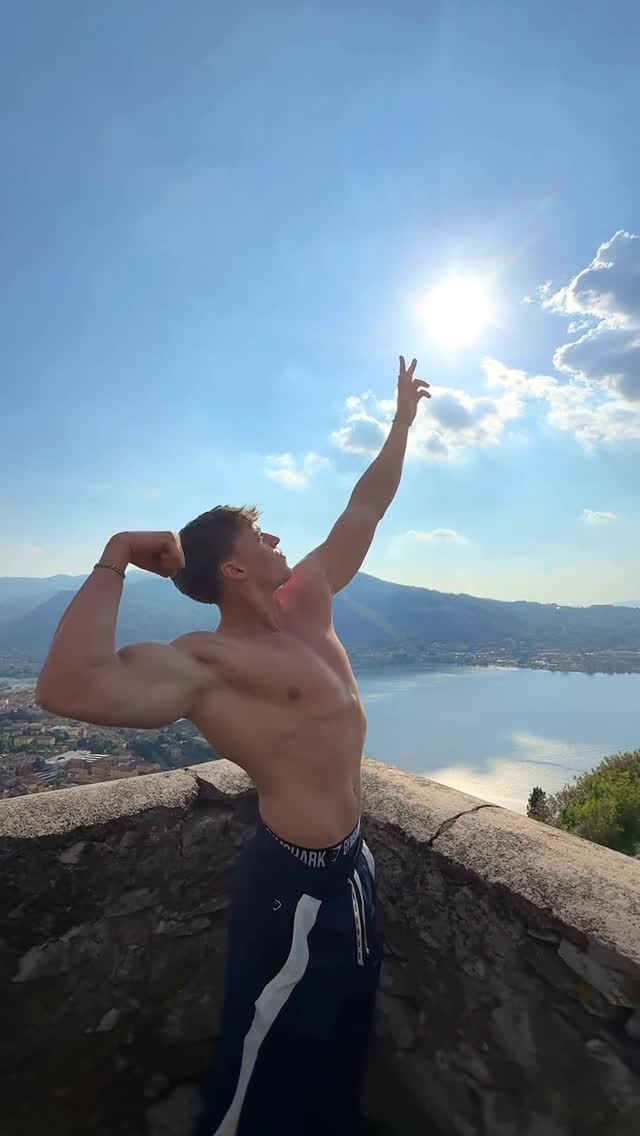 Gym bros every time they see a view for more fitness content