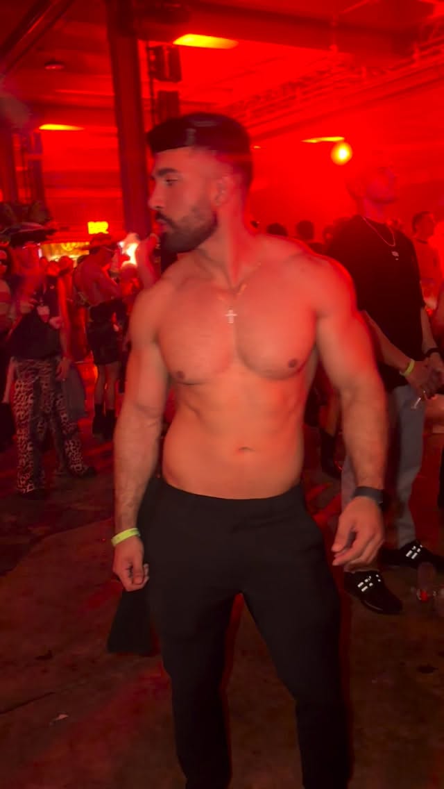 baby turn the lights off 🎢