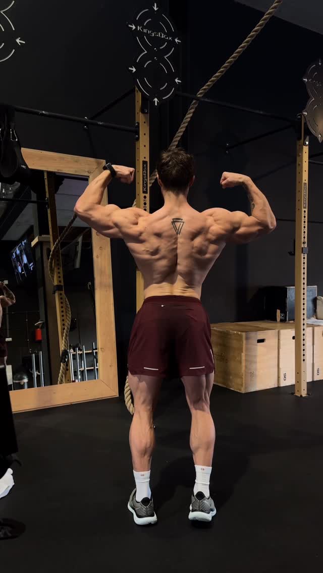 ‘Hybrid physique’ 🥸
