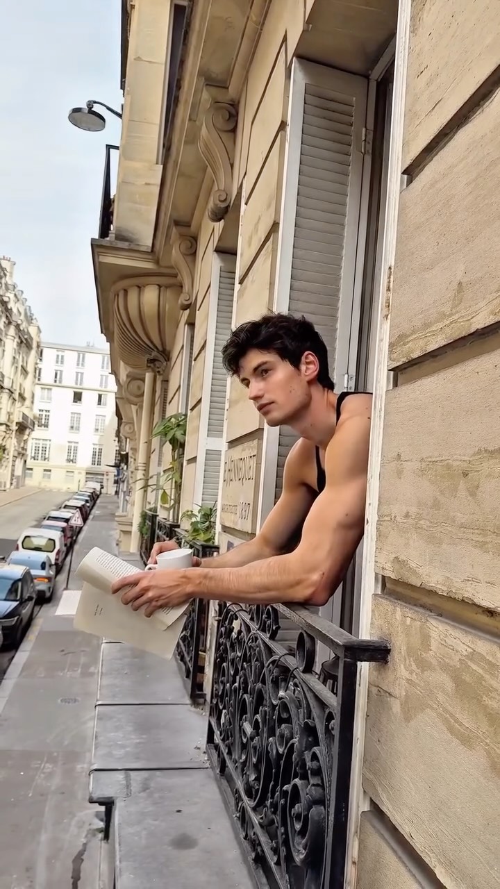 German Boy in Paris 🥐