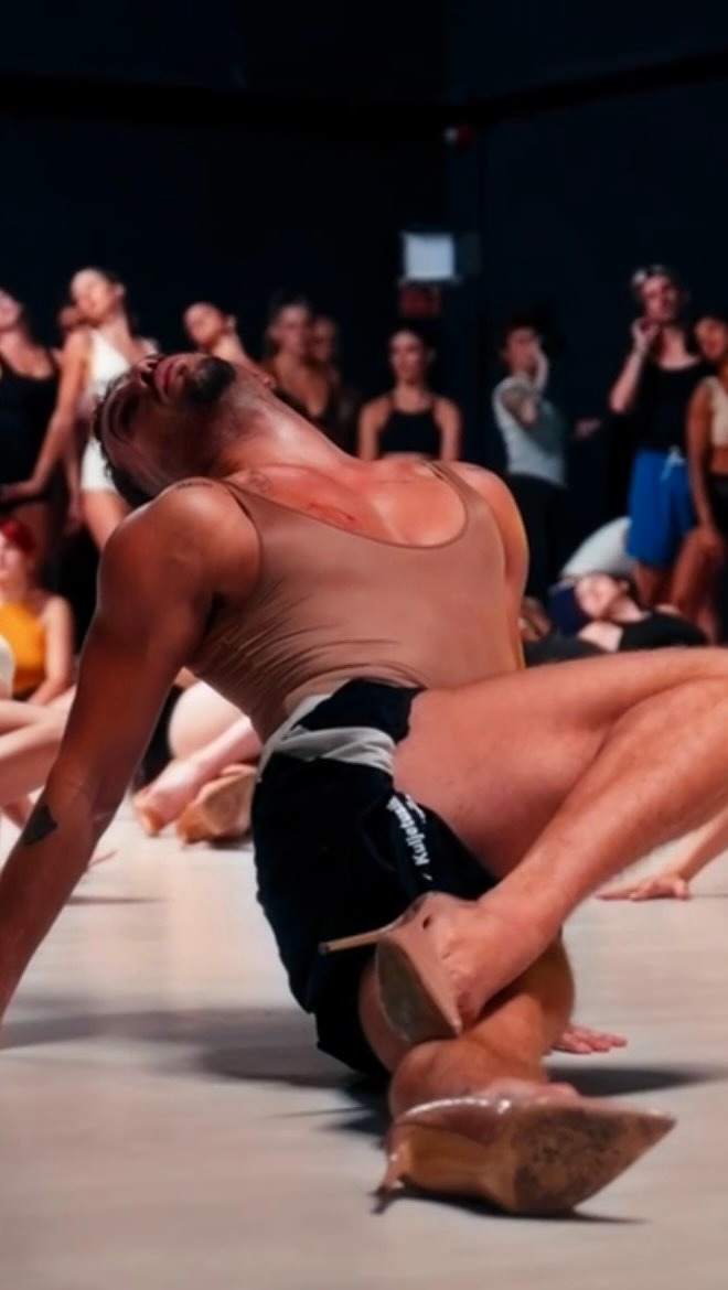up down suite by amazing exercise during and Pedro’s intensive in Madrid. Felt so pushed and inspired as always 🤍