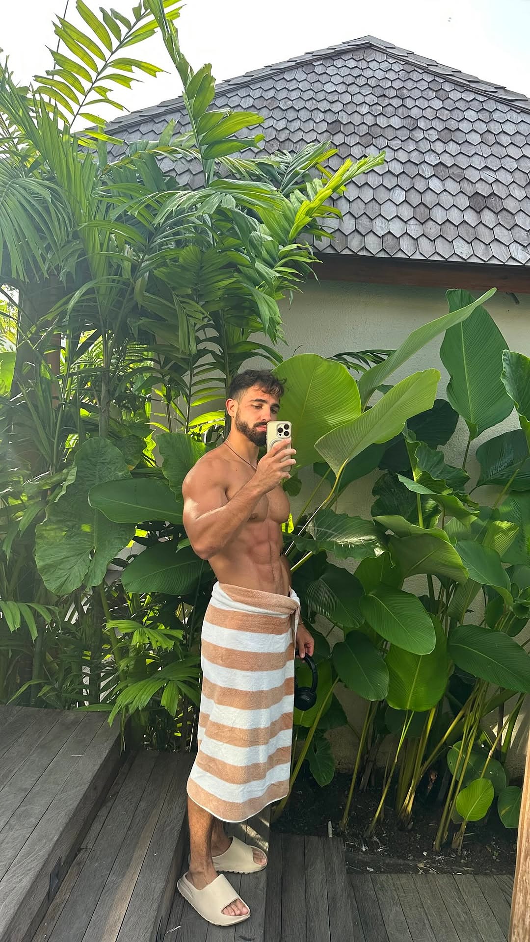 Nirvana life and tropical mirrors