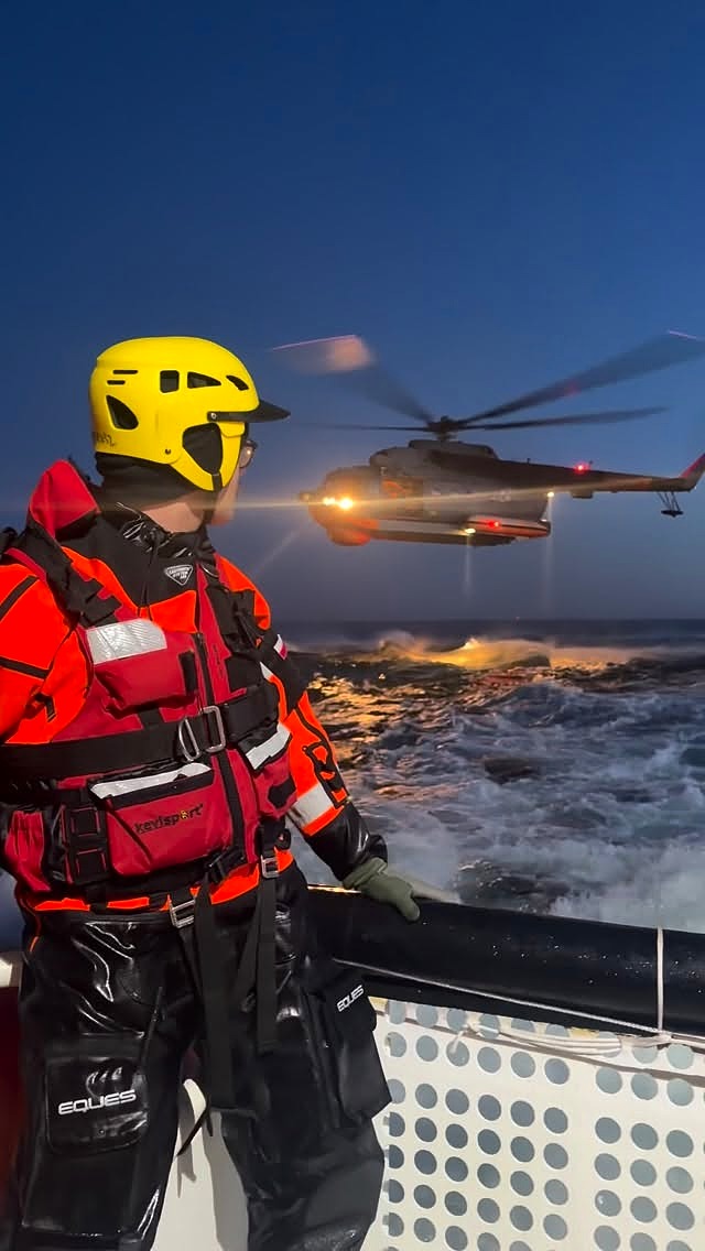Rozpalone reflektory Mi-14 odbijające się od morza są jedną z najbardziej epickich rzeczy, które widziałem w życiu 🤯