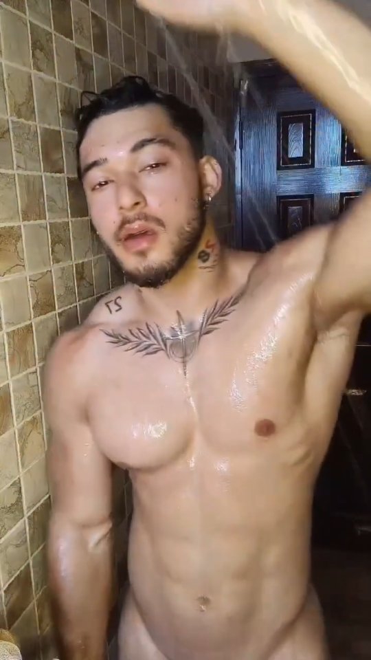 The dashing hot hunk 🔥🔥