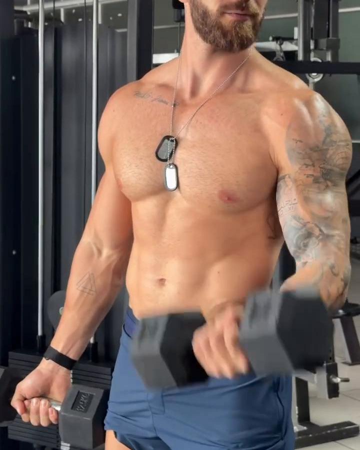 Cada vez que hablamos me dice que quiere verme 😏😈