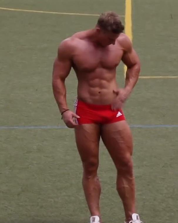 Take off some sweat before the sun comes out and can make photoshooting 📸