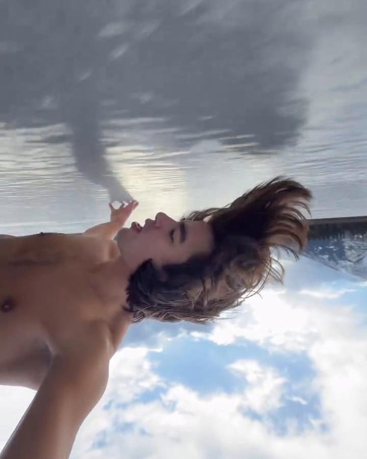 Saltburn but I love ice instead 🧊