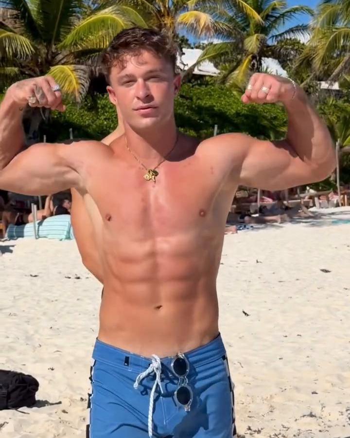 Make your choice 🌴