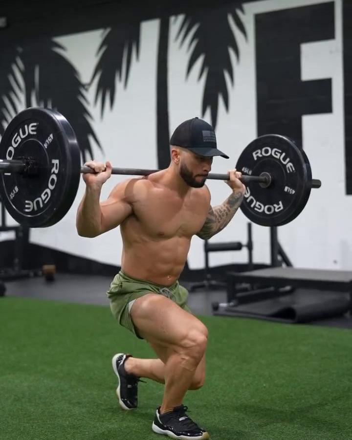 Just a friendly reminder… if you aren’t implementing single leg exercises you are leaving so many gains on the table!