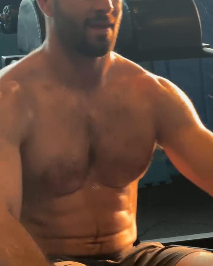 Black out days sending these rowing and running intervals at the moment. In good news, I’ve never been so excited for a 