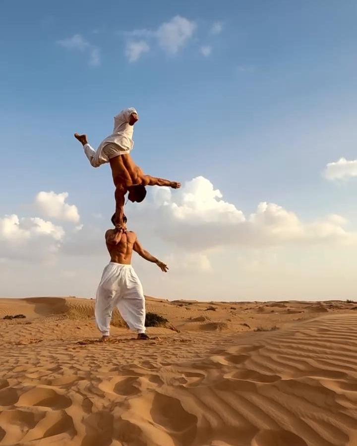 Matching with Dubai wind, Dubai sun, Dubai desert.🐪