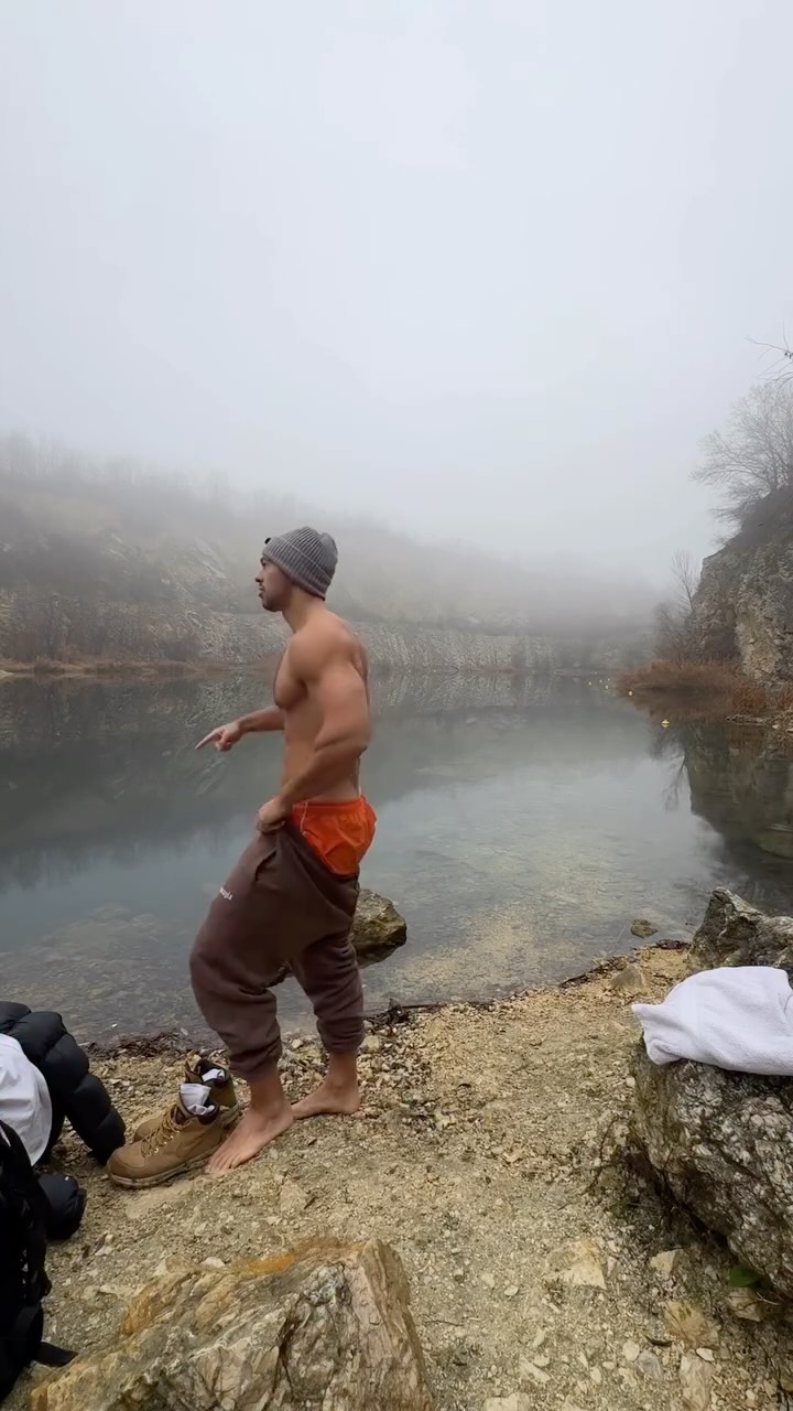 Nichtmal alleine mit der verrückten Idee irgendwo in Tschechien zu schwimmen😂