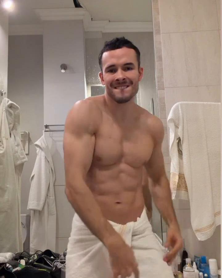 А вы знаете, зачем психологи танцуют, увлекаются пробежками или голосят в караоке? Даже им/нам тоже нужен сброс полученн