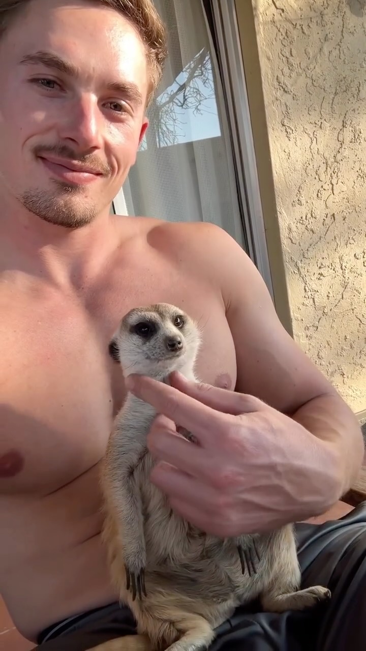 Minki’s sweet spot. 🦦🕺🏻