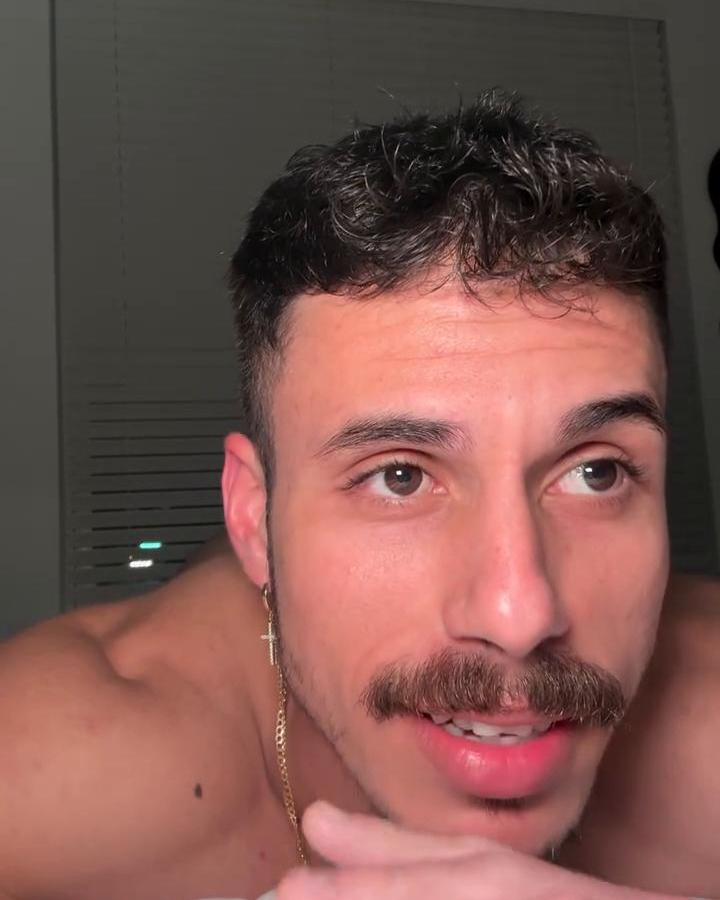 Todos nos motivamos y estoy trabajando en base la otra página 😈