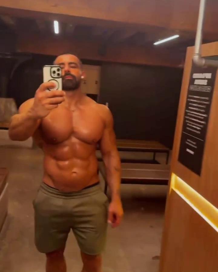 Thanks to e for being my number one and for making such a great team together. You are an incredible being of light, I t