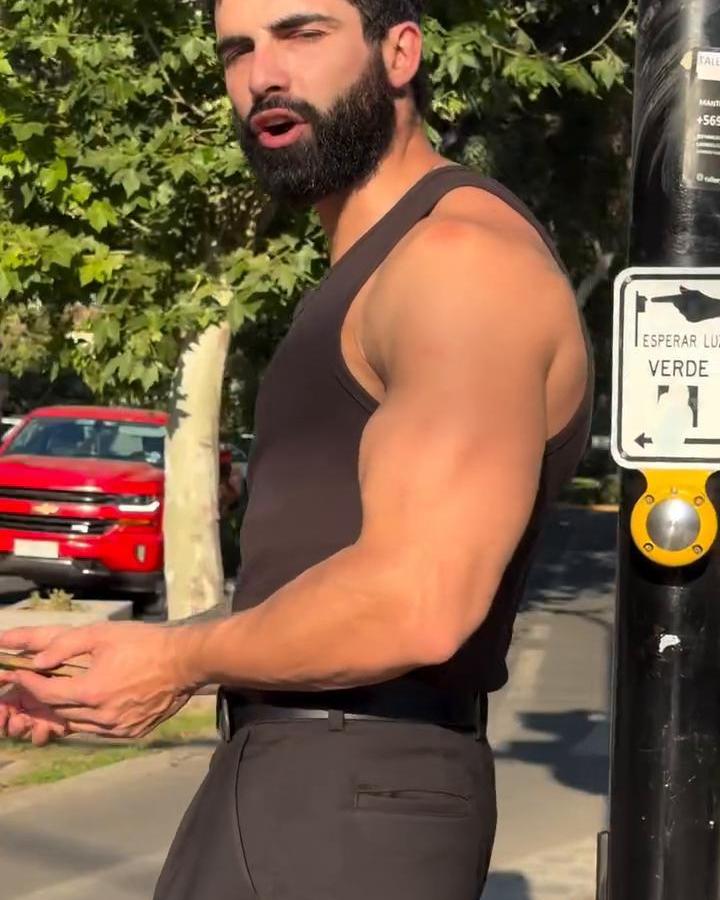 te puedo apretar ?😬