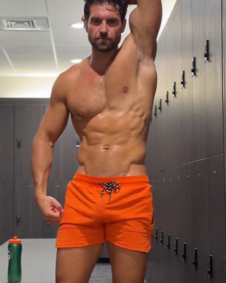 Keep showing up 👊🏽 Finish the week strong 💪🏽