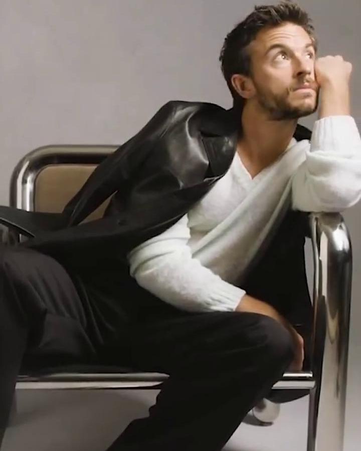 Congratulations Jonathan Bailey for making Sexiest Man of the Year! 🎉🤩