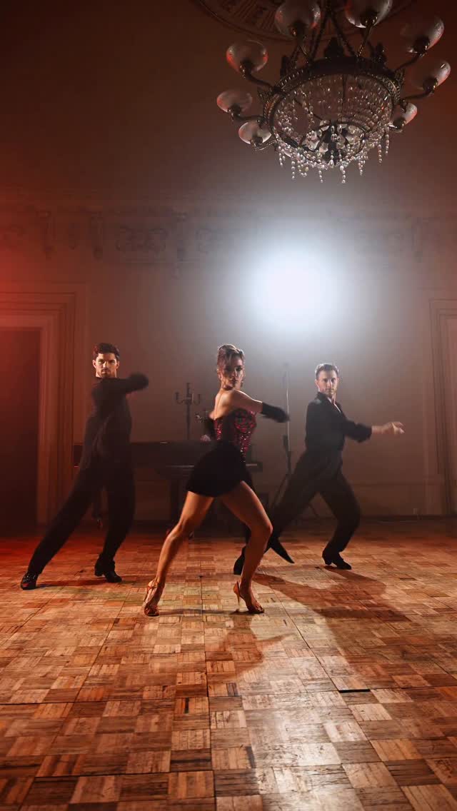 Запиши себя на танцы в 🔥