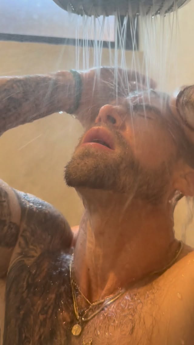 Me subí al trend de colocarle este audio al último video que encontrara en mi carrete, y fue este duchándome en .